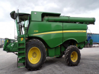 JOHN DEERE S790i Kombajn + heder zbożowy wraz z przyczepą